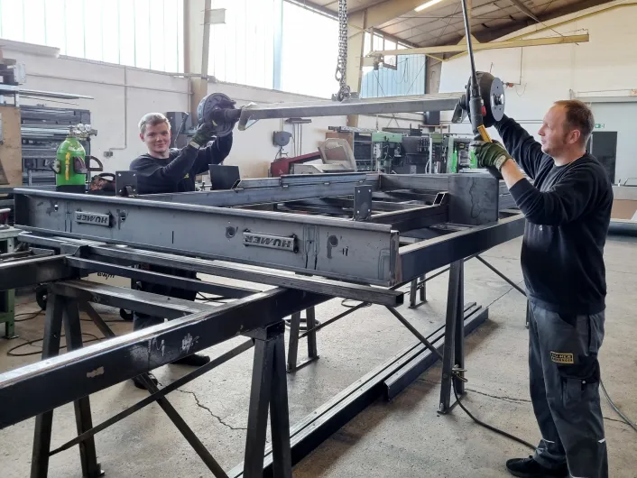 Fertigung von Sonderanhängern bei HUMER Fertigung von Sonderanhängern bei HUMER