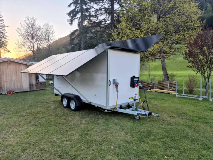 HUMER Mobiler Energiespeicher HUMER Mobiler Energiespeicher